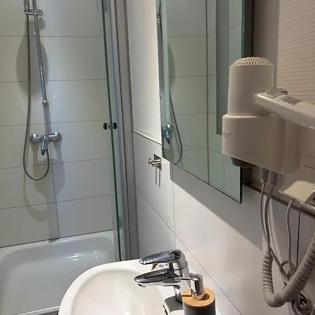 Hansen 4 - In Leezen Kro